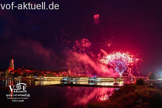 B-SA-Donau in Flammen Foto Laudi -100730.jpg